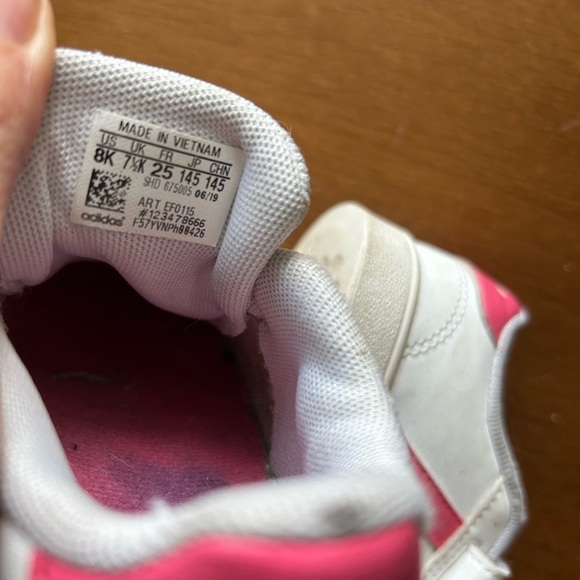 Adidas like new - Picture 3 of 4